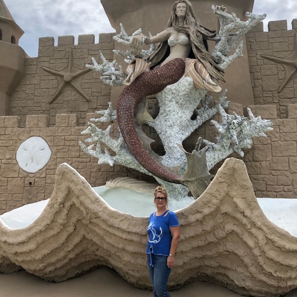 Meet your Posher, Kimberly - Picture 2 of 3